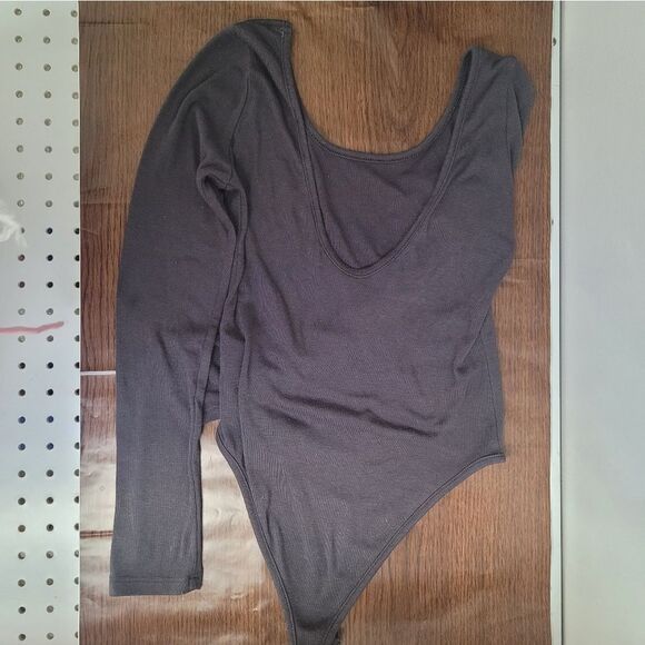 Tea and Rose Tops - 🌴Gray Body Suit